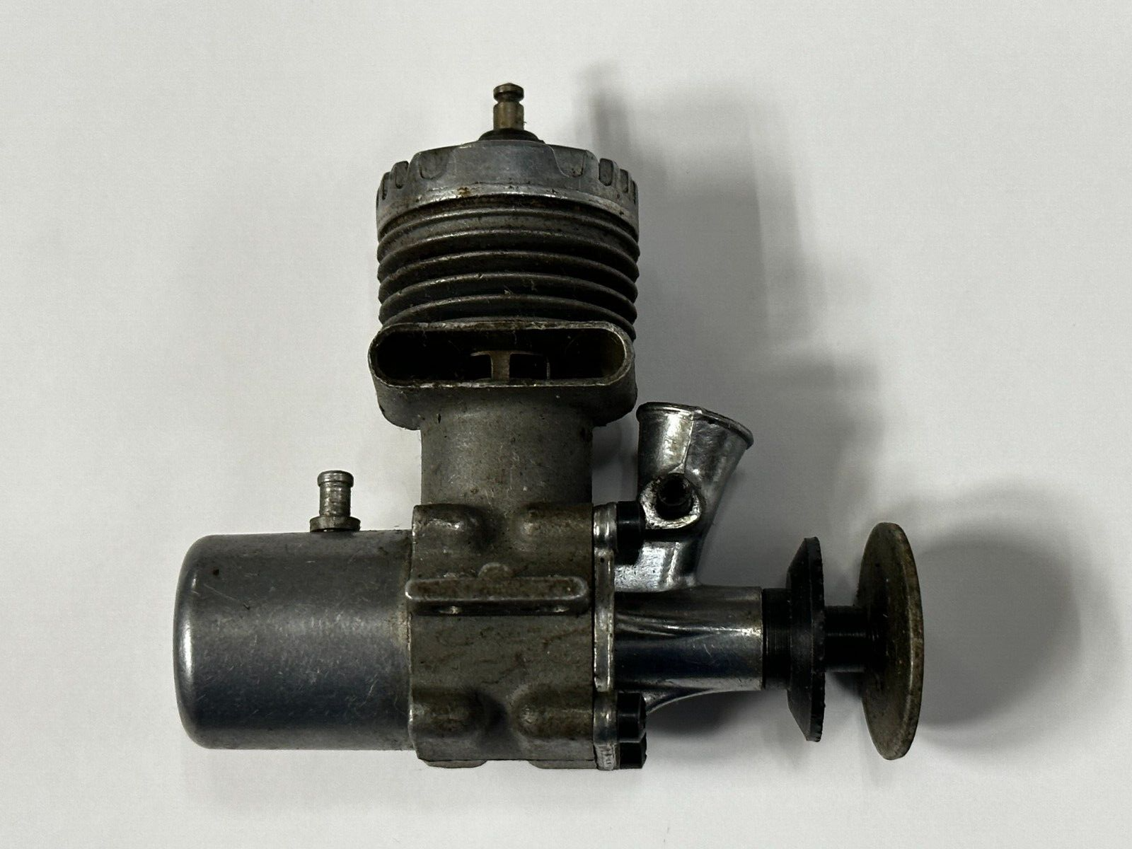 Vintage Mccoy .098 Model Airplane Engine 098 1/2A CL FF Control Line