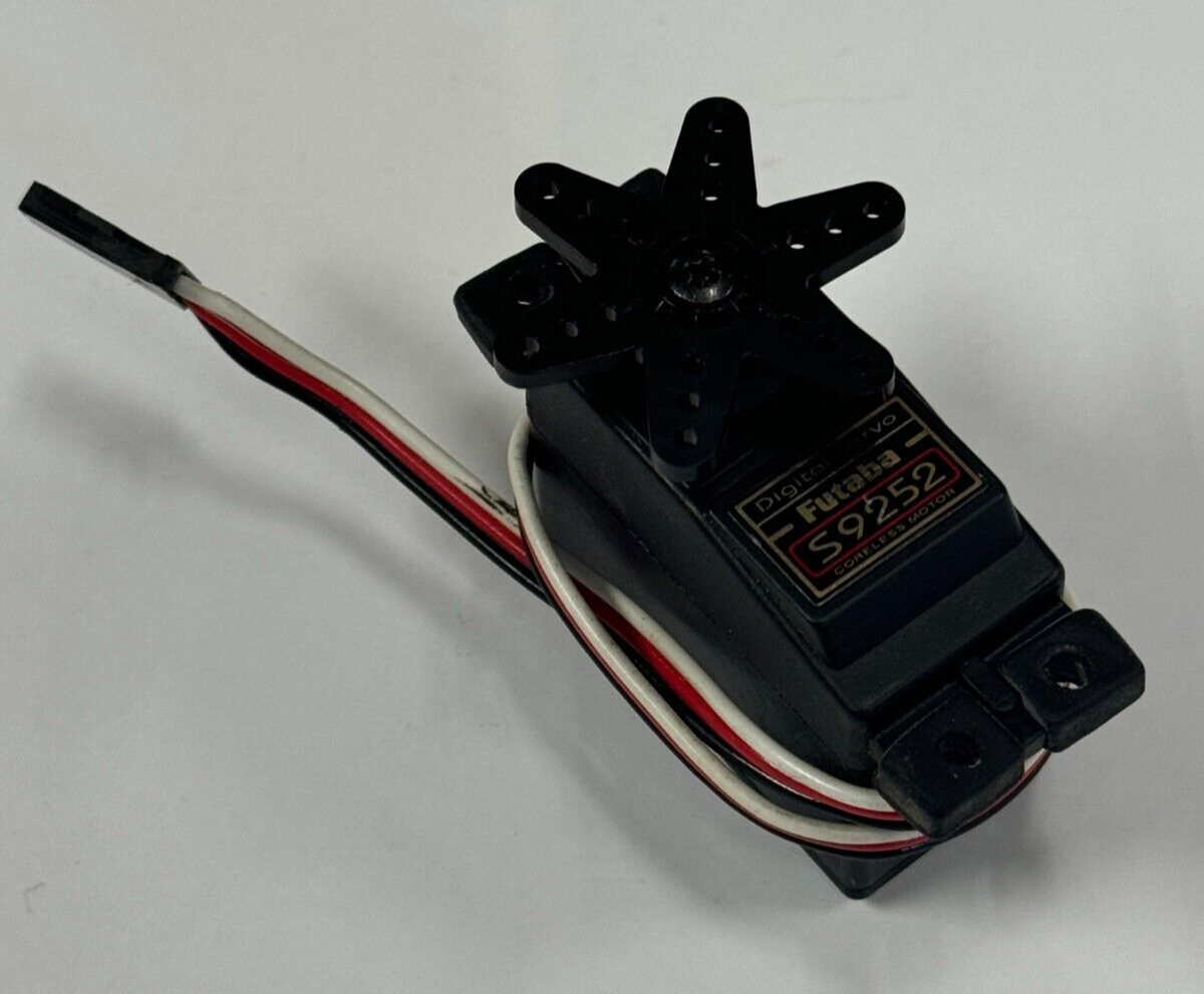 Excellent Futaba Digital S9252 9252 RC Remote Control Helicopter Cyclic Servo