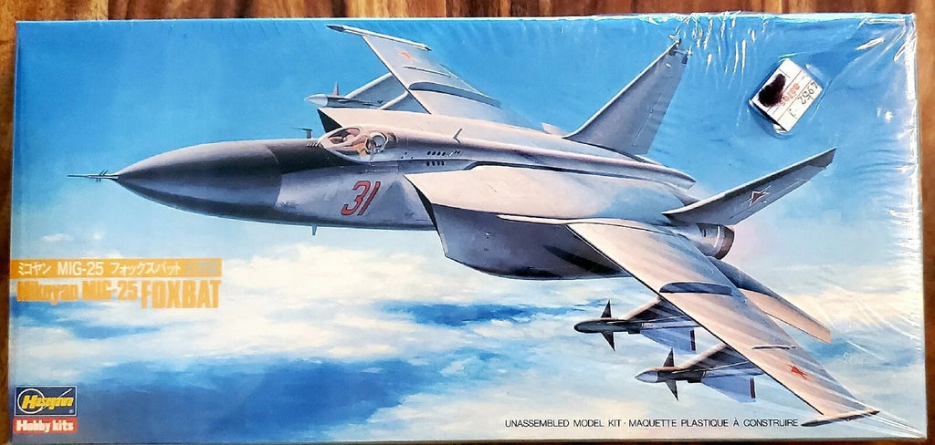 Migoyan MiG-25 Foxbat - Hasegawa 1/72 unassembled kit#806 - NIB