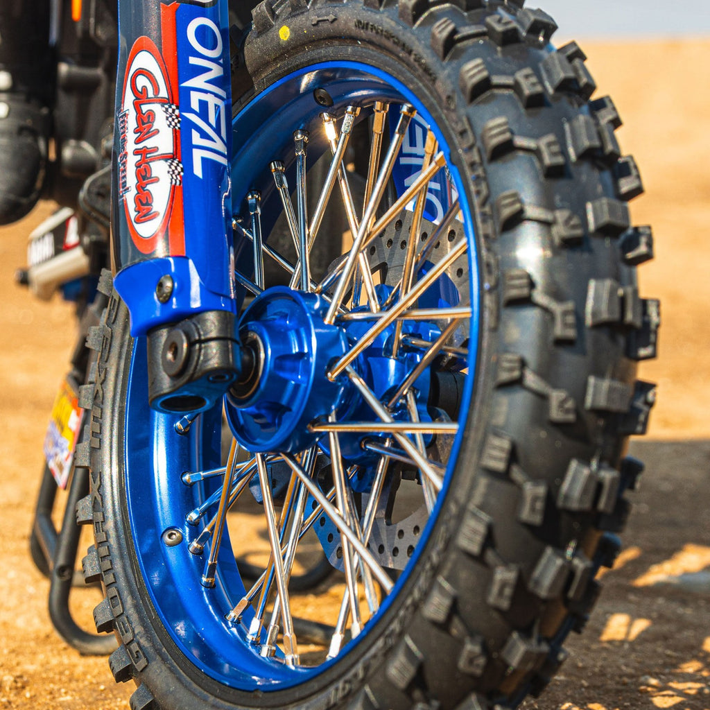 ProLine PRO283600T1 1/4 Pro-Spec Aluminum V2 Bead Front Wheel, Assembled, Blue:
