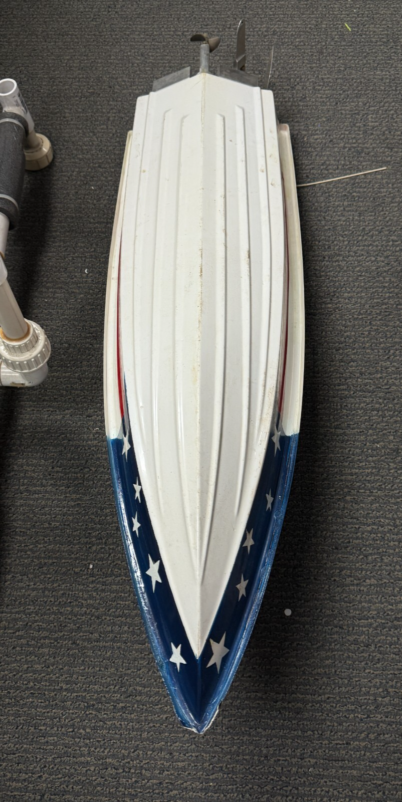 Nice MonoHull RC Remote Control Electric Boat w/ Extra Props and Batteries