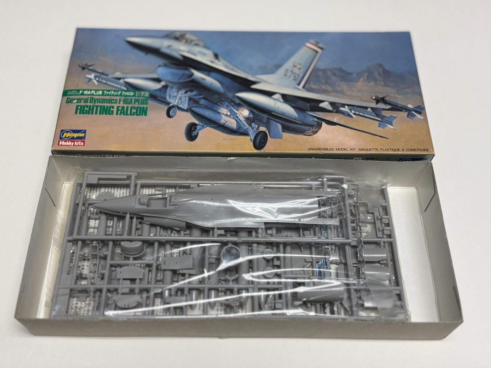 Hasegawa 1/72 Scale General Dynamics F-16 F-16A Plastic Model Airplane Kit #601