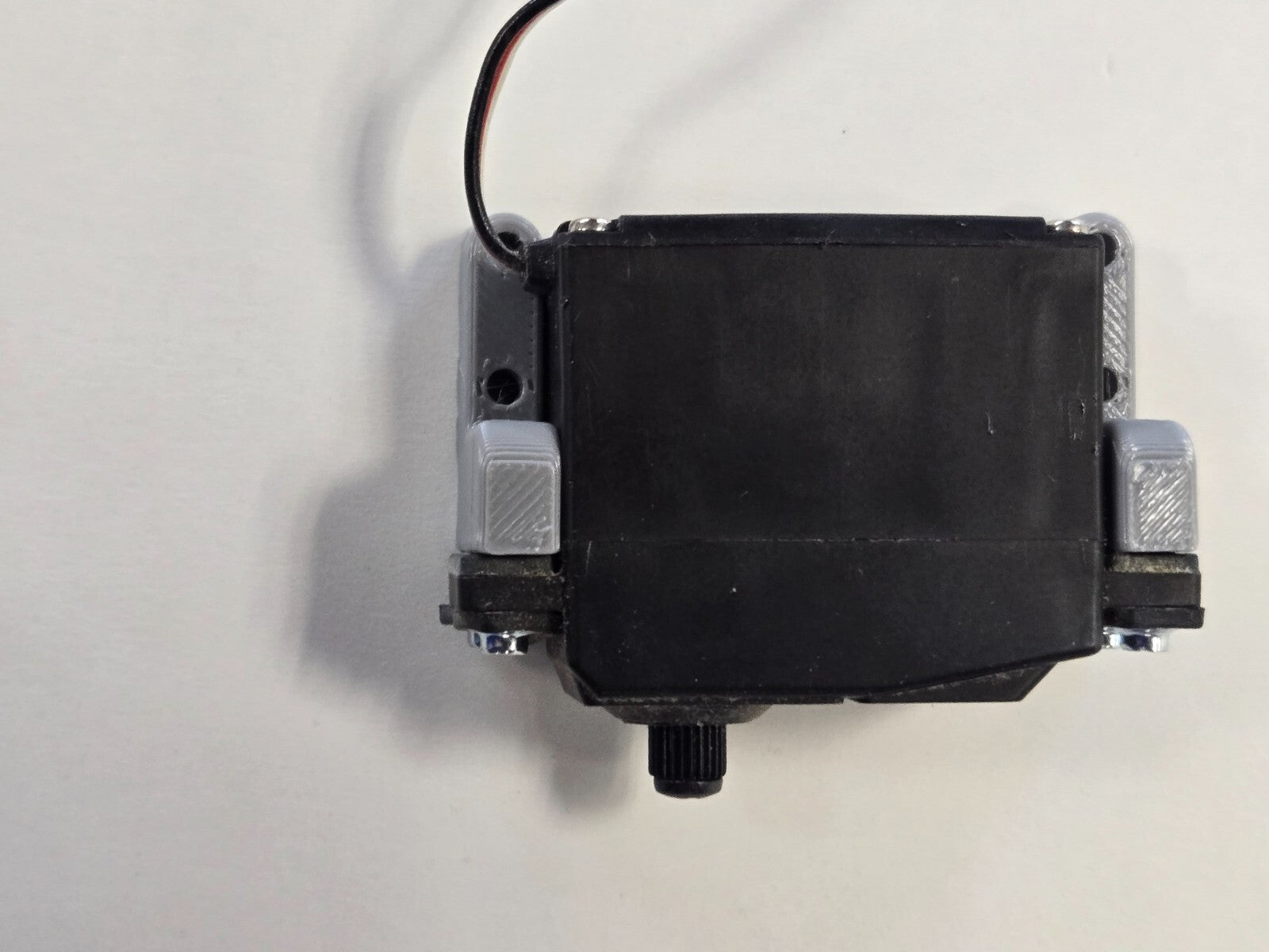 90 degree mounting brackets for standard size RC servos 2 sets
