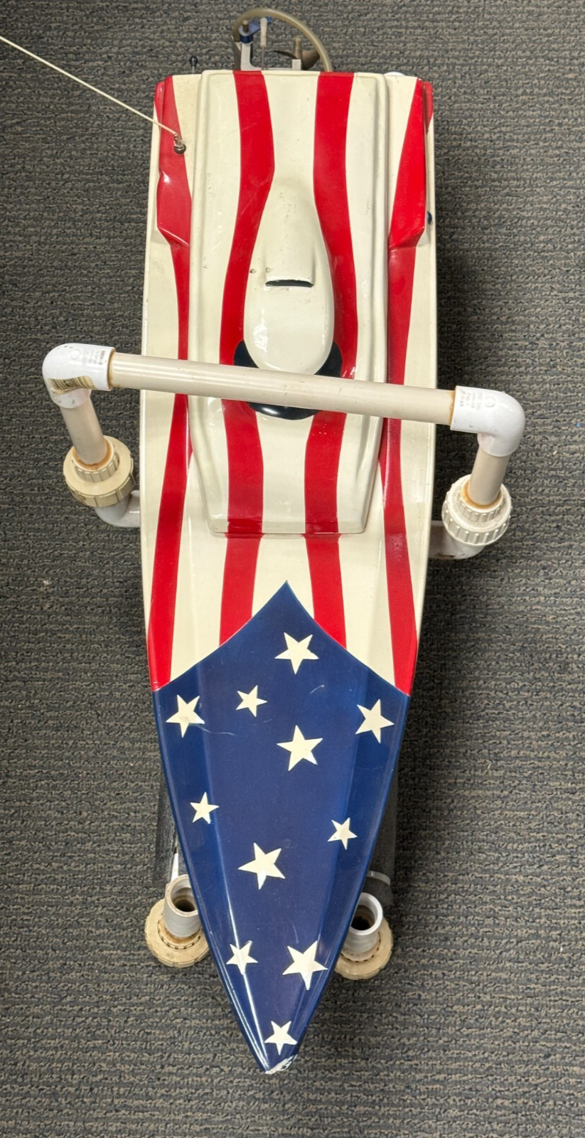 Nice MonoHull RC Remote Control Electric Boat w/ Extra Props and Batteries