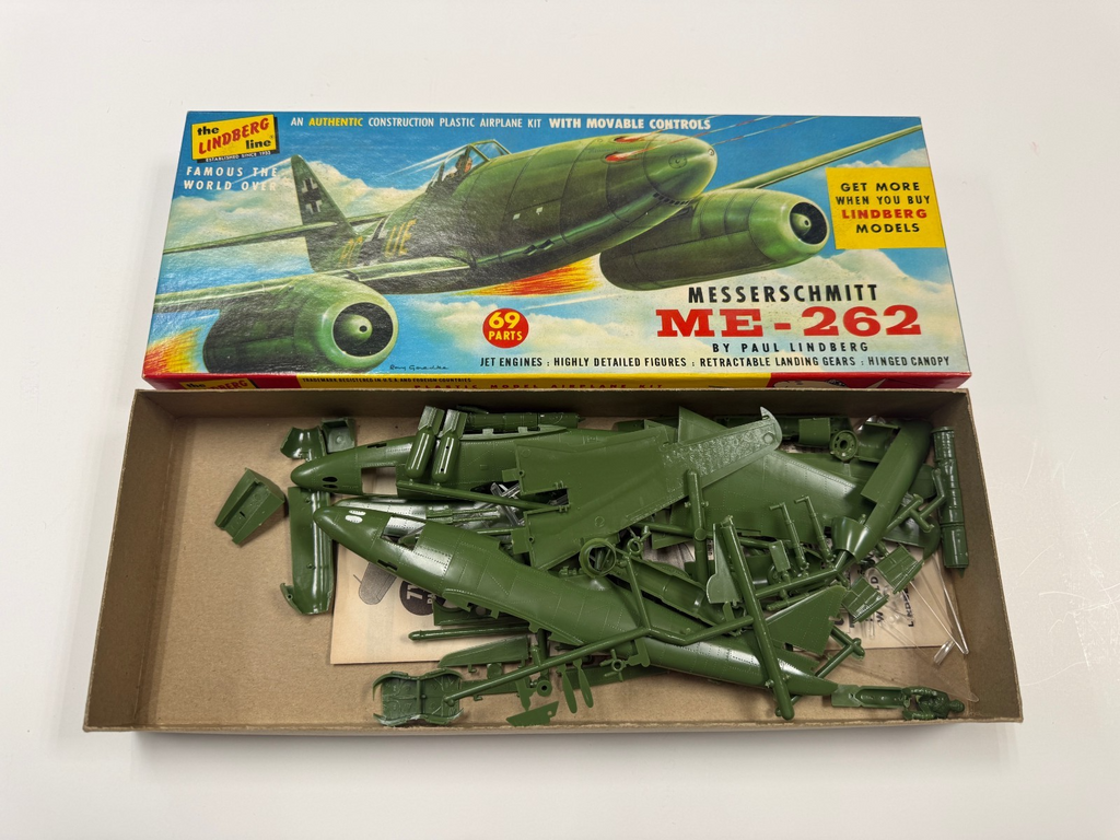 Vintage Lindberg Messerschmitt ME-262 ME262 German Fighter Plastic model Kit