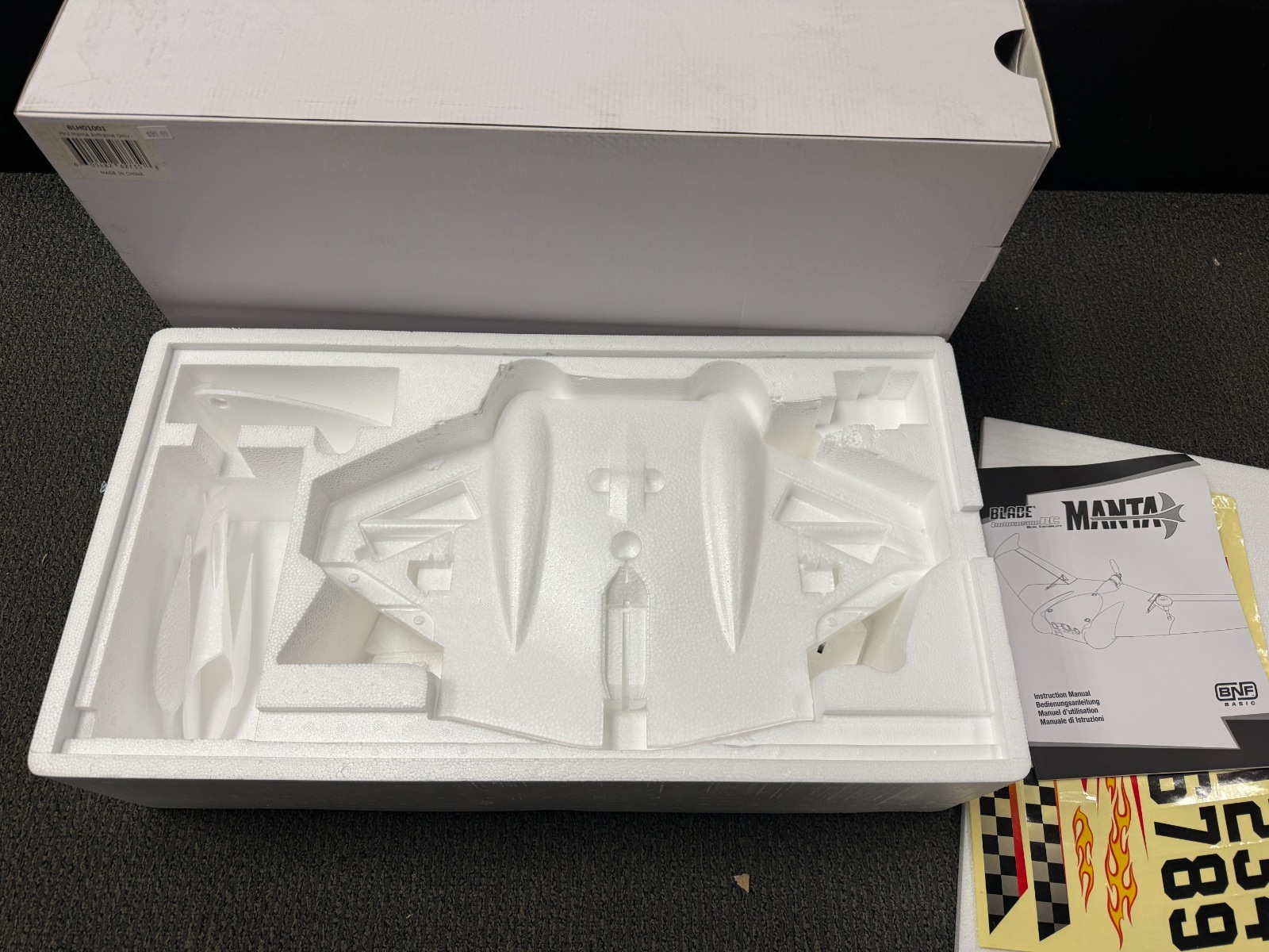 Blade ImmersionRC Manta FPV Wing Airframe Kit w/ Manual, Box, Decals BLH1001