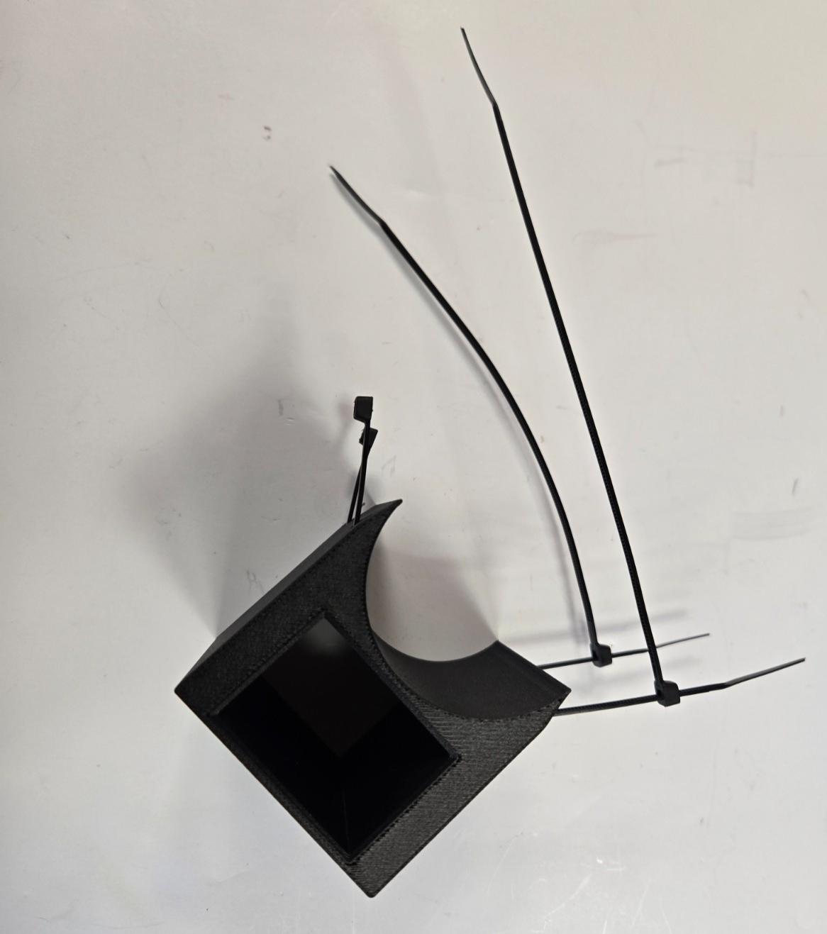 3D Printed Battery Mount and Stand For Sullivan Dynatron RC Airplane Starter