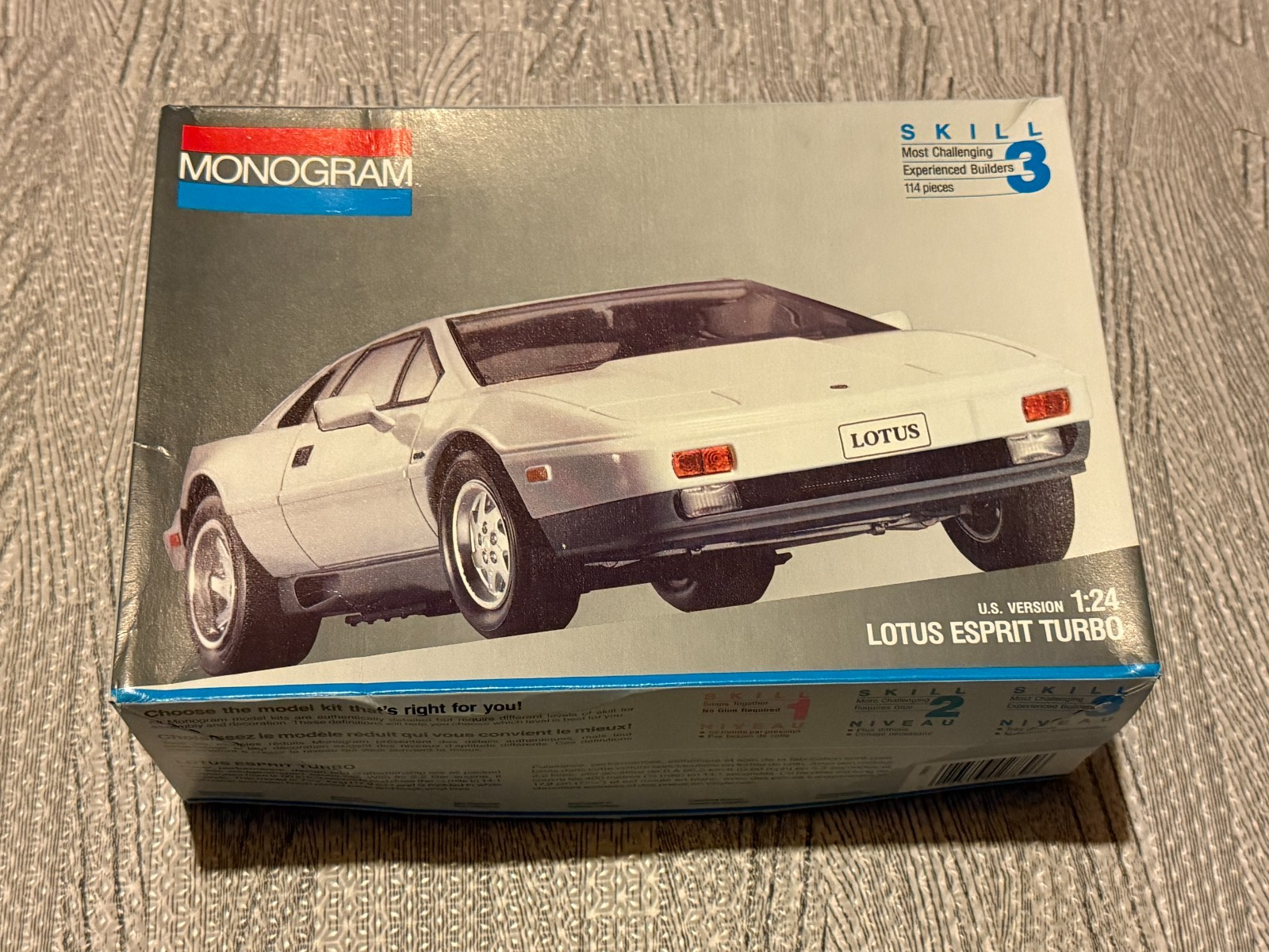 MONOGRAM LOTUS ESPRIT TURBO SCALE 1/24 PLASTIC MODEL KIT # 2789