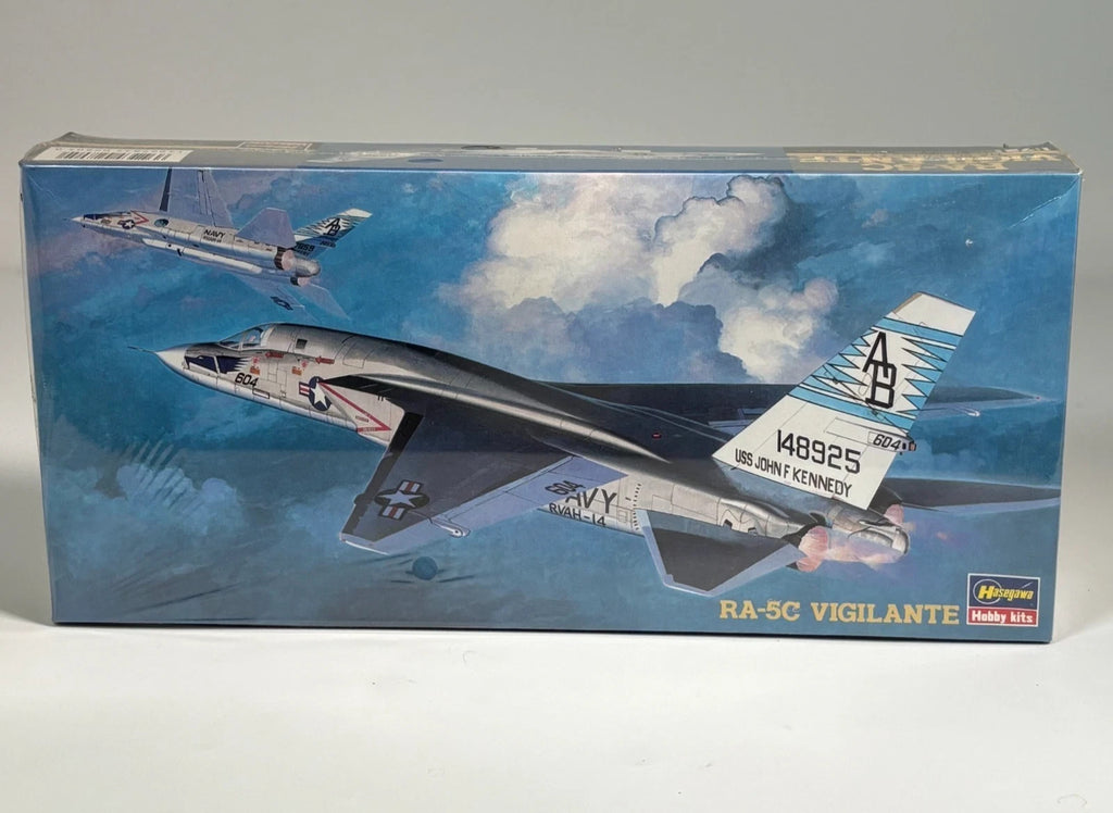 Hasegawa 02805 1:72 RA-5C Vigilante USS John F Kennedy Jet Model Kit Sealed New