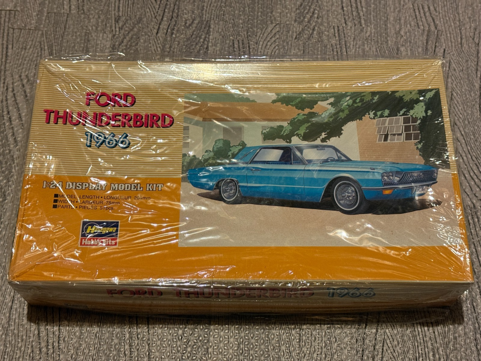 Hasegawa 1966 Ford ThunderBird Thunder Bird Plastic Model Kit 21025