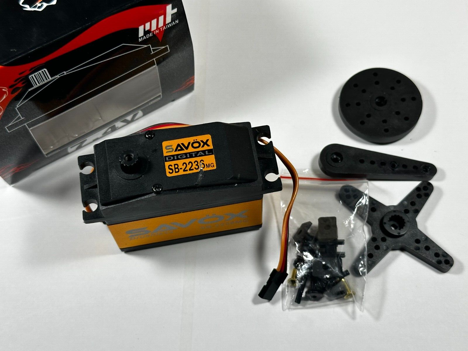 Savox 1/5 Scale High Voltage Brushless Digital RC Servo .13sec 555oz SAVSB2236MG