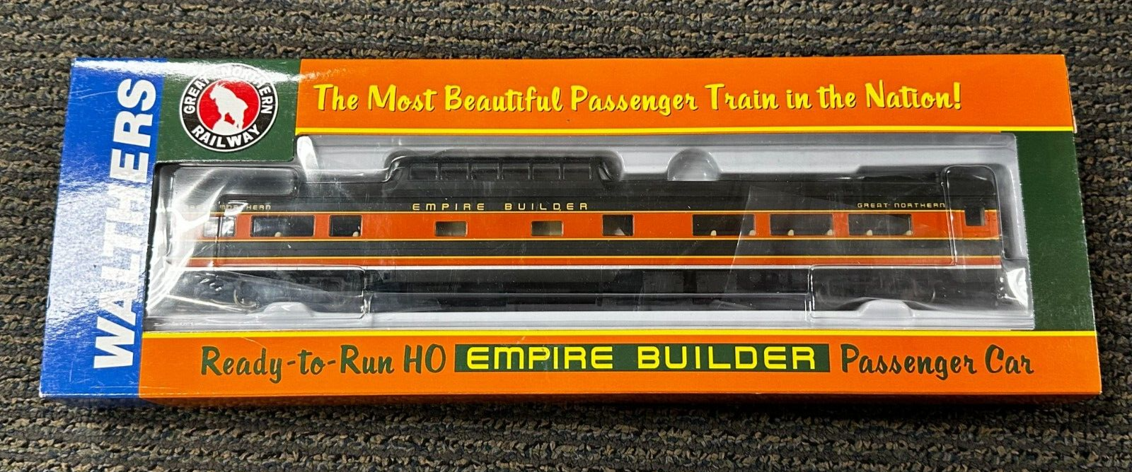 HO Walthers 932-9040 GN Empire Builder Budd Great Dome View Lounge Passenger Car