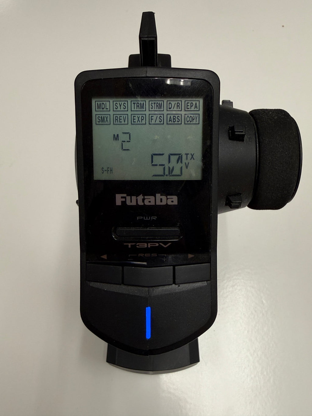 Futaba 3PV 3 Channel 2.4ghz FHSS SFHSS RC Car / Truck Transmitter