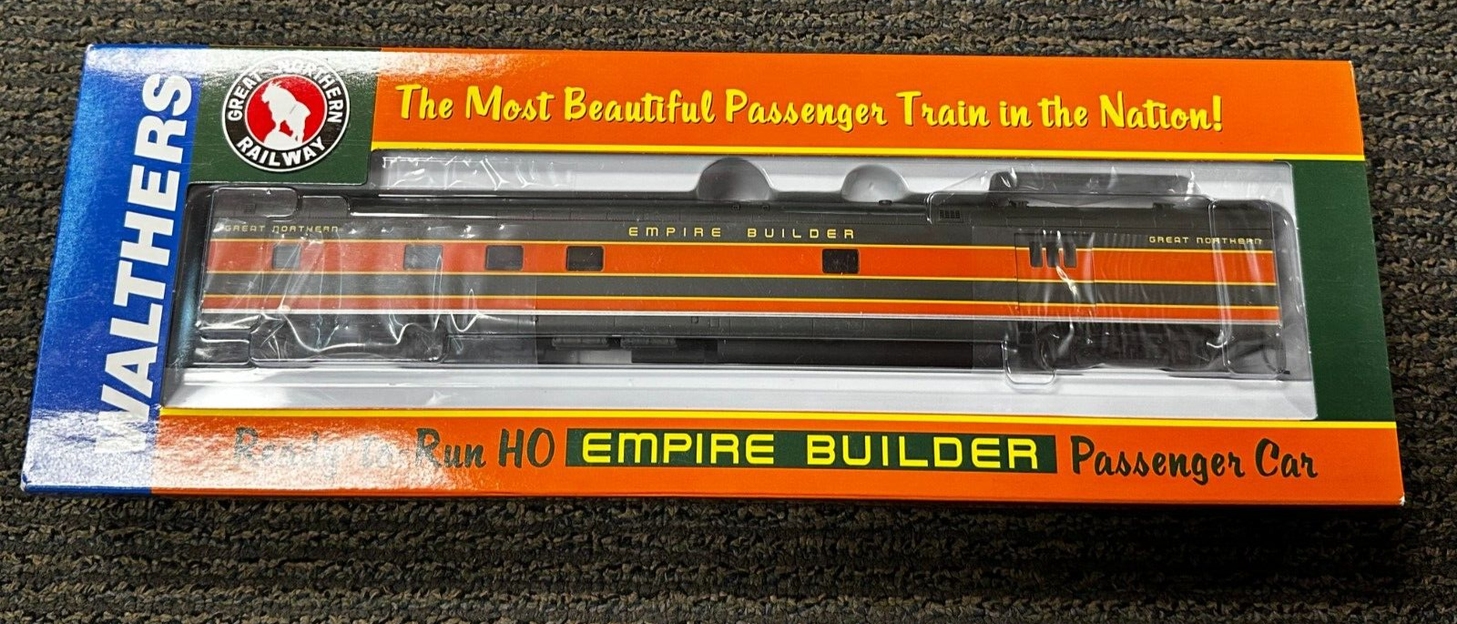 HO Scale Walthers Train 932-9035 GN Empire Builder Baggage-Dormitory Passenger