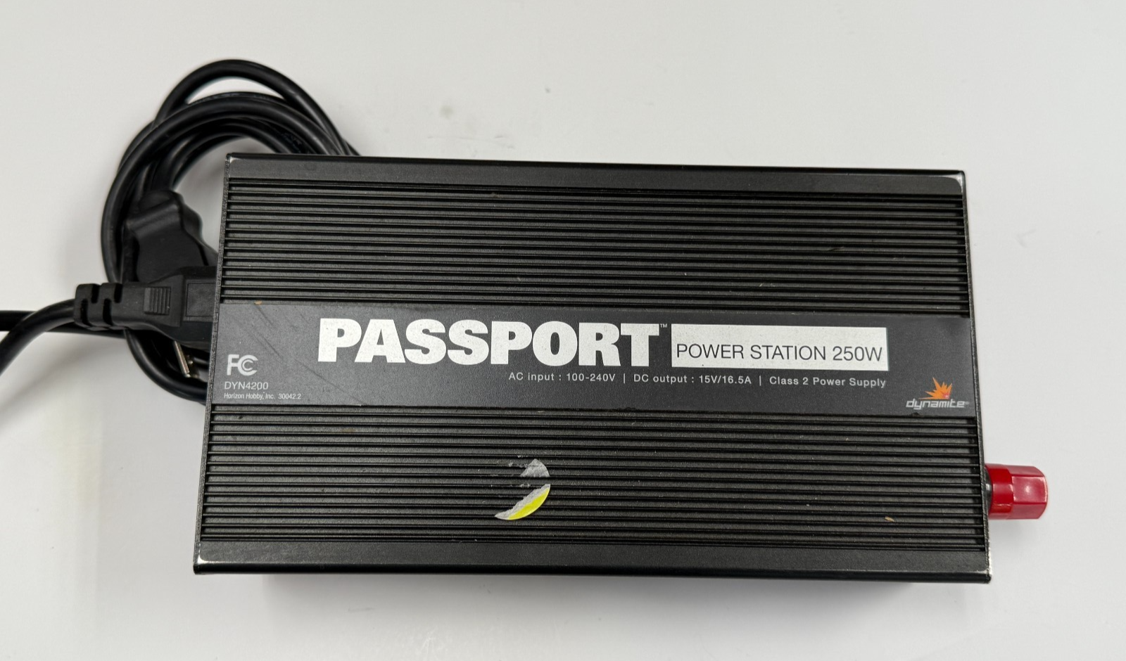 Excellent Dynamite Passport 16.5 amp 250 Watt Power Supply DYN4200