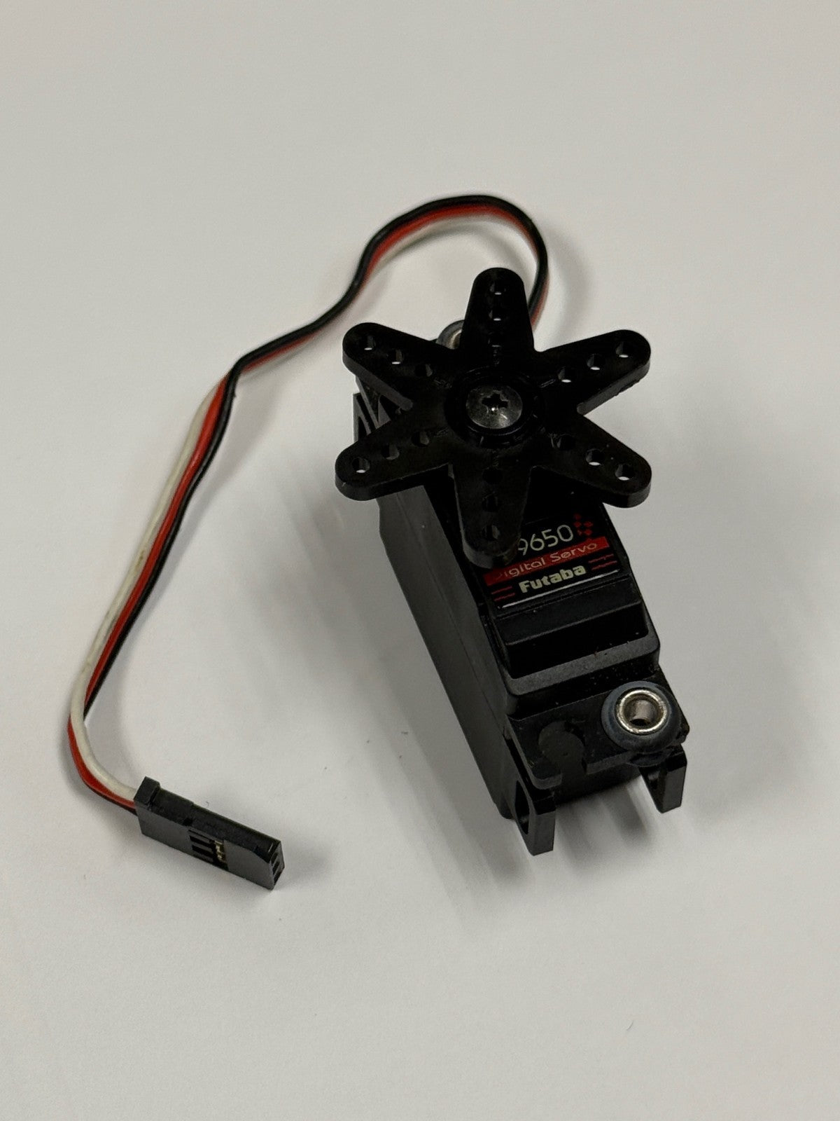 Futaba 9650 S9650 Digital Mini Size High Speed RC Airplane / Helicopter Servo