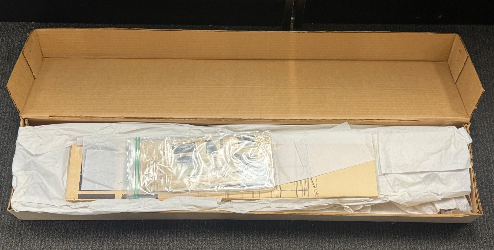 Vintage Dumas Deep Vee 40 RC Boat Kit .40 Engine Wooden Model Boat Unbuilt NOS