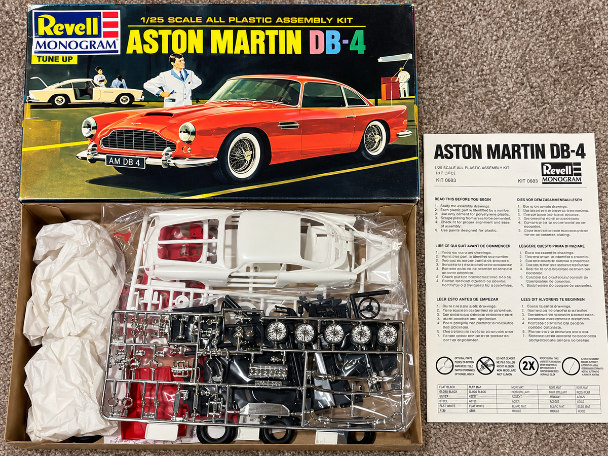 New Revell Monogram Aston Martin DB-4 1/25 Model Car Kit 562 Vintage Open Box