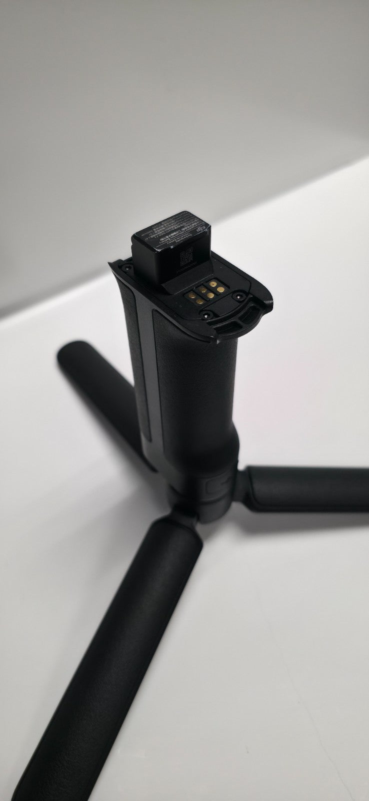 DJI RS 4 3-Axis Gimbal Stabilizer for Cameras (CP.RN.00000343.04)