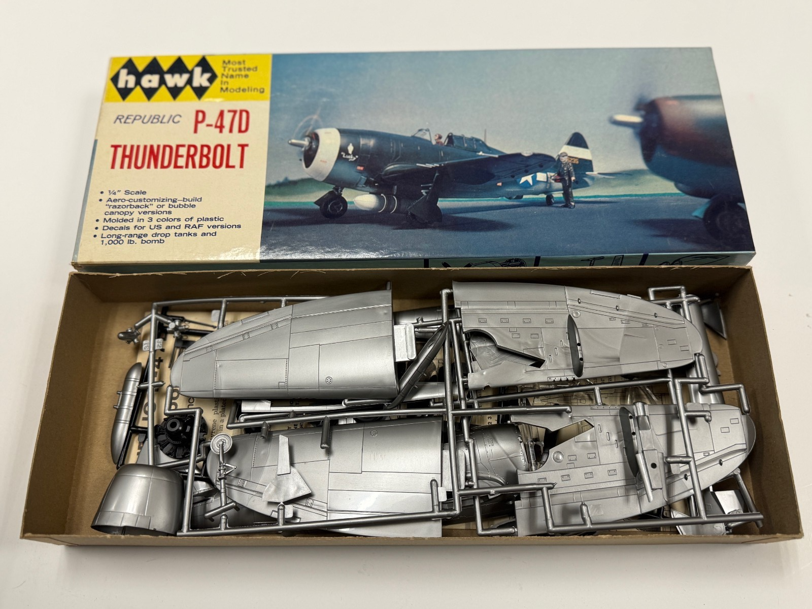 Vintage Hawk 1/4" Scale P-47D P47 P-47 P47D Thunderbolt Plastic Model Kit