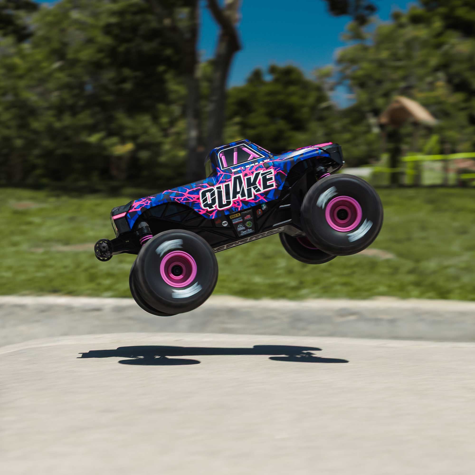 1/16 QUAKE GROM 4X4 RTR Brushed Monster Truck (Battery & Charger Included) ARA2137