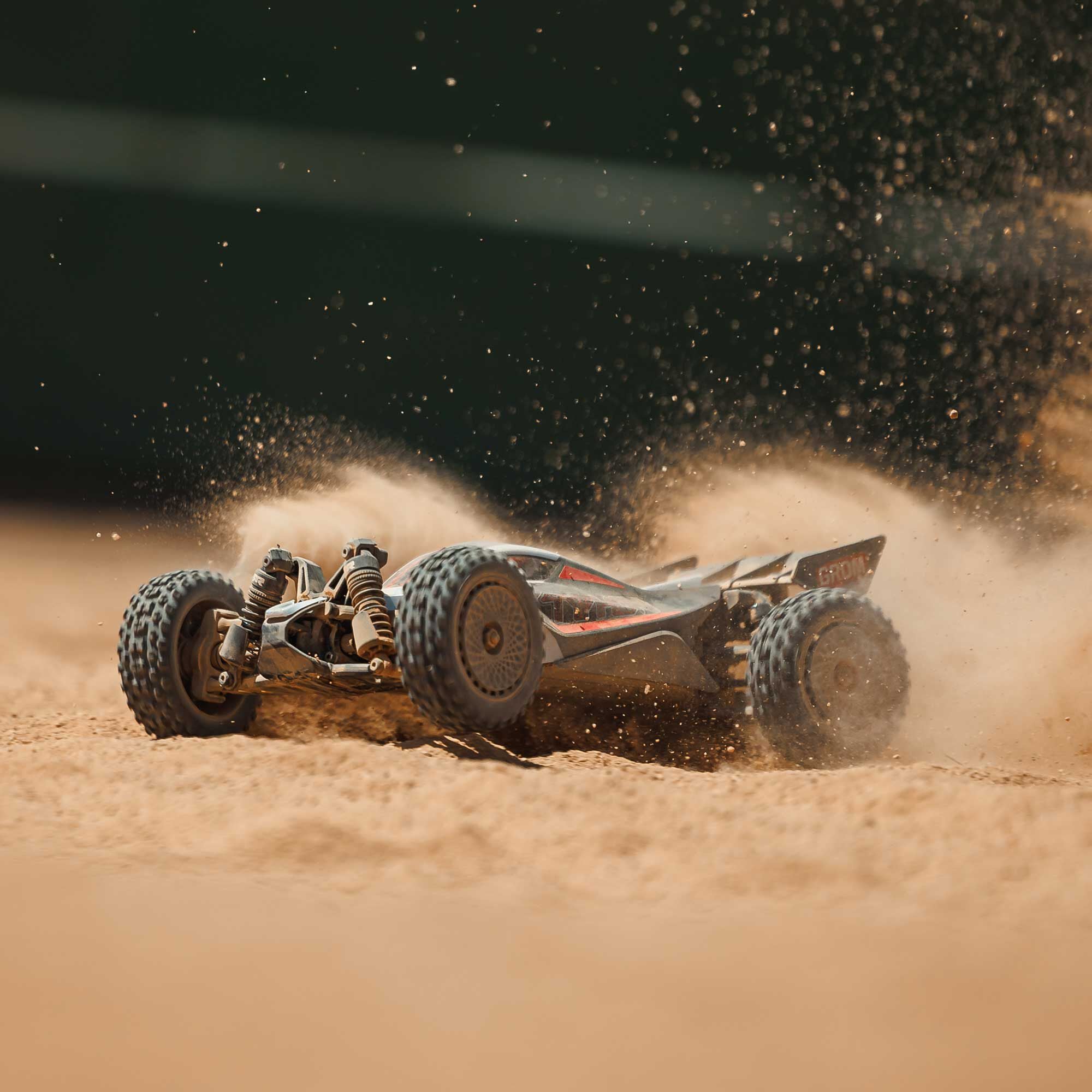 1/14 TYPHON GROM 223S DSC 4X4 RTR Brushless Buggy, Silver – Big