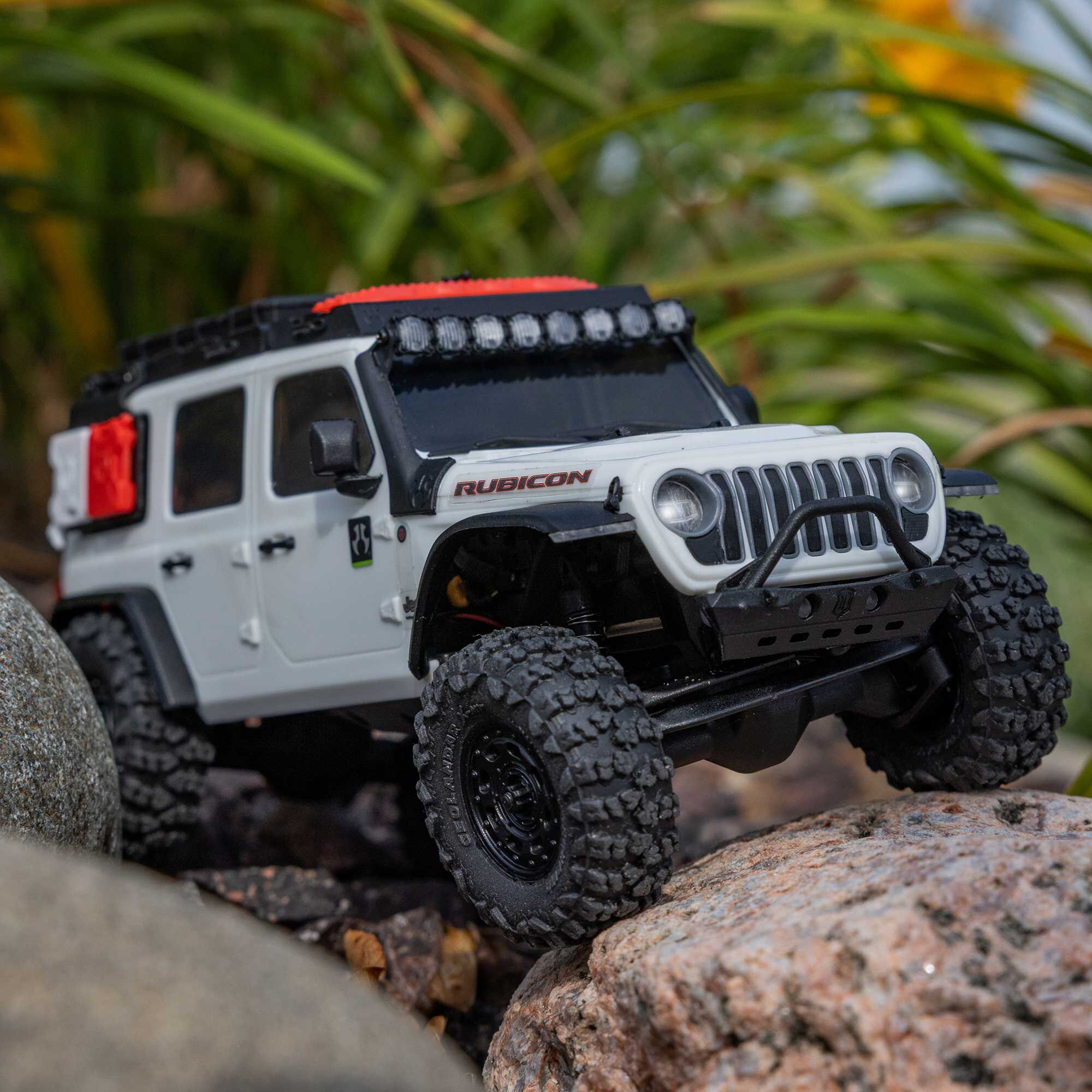1/30 SCX30 Jeep Wrangler JLU 4X4 RTR Brushed Rock Crawler (Battery & Charger Included), AXI-2261