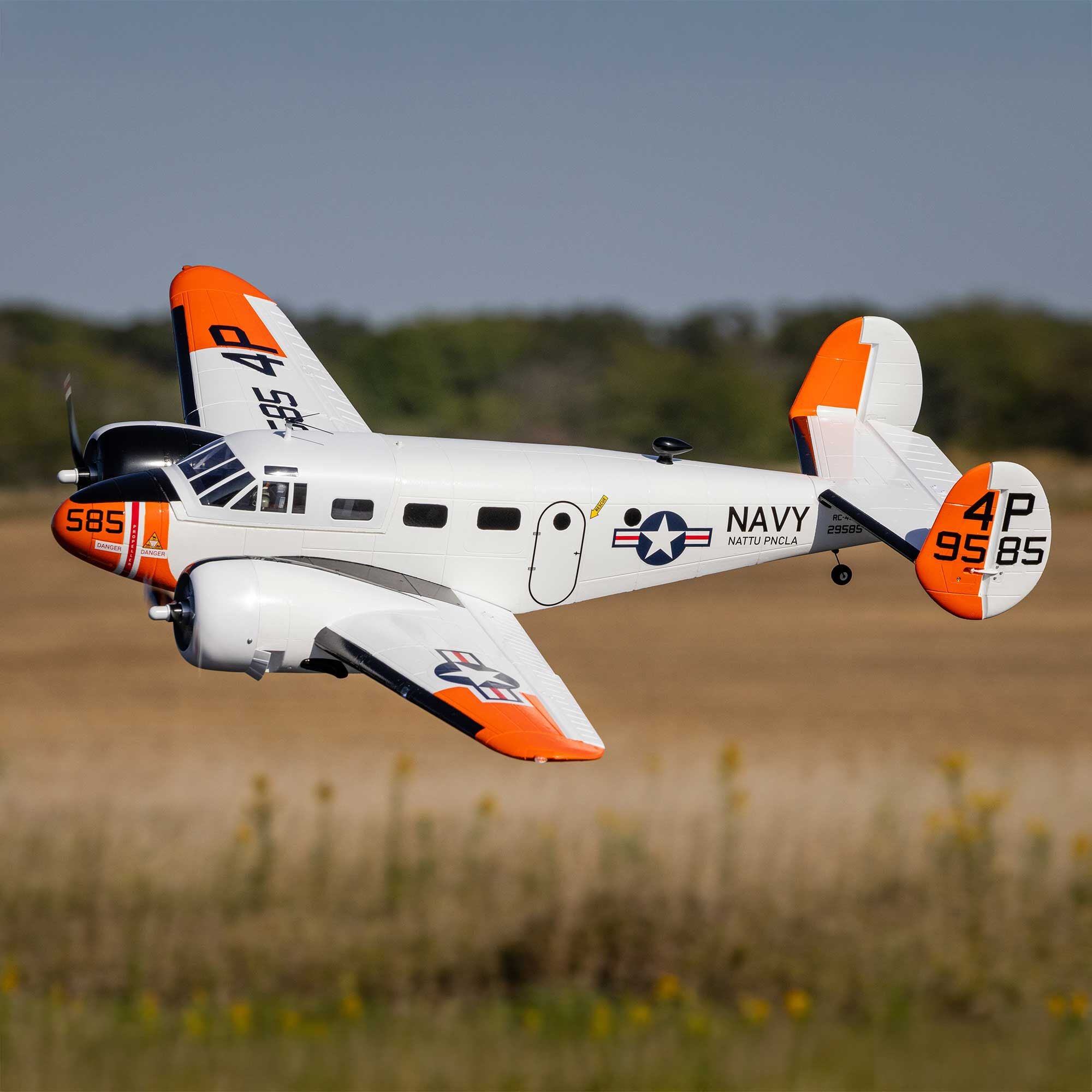 PREORDER Beechcraft D18/RC-45J 1.5m